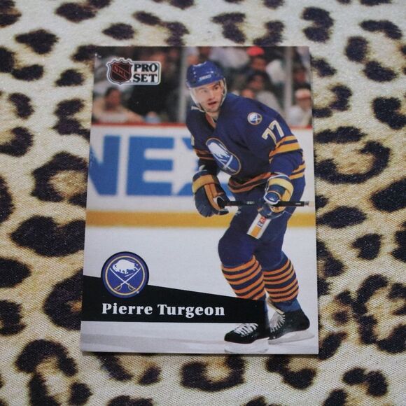 Pierre Turgeon #15 Hockey Card - Picture 1 of 2